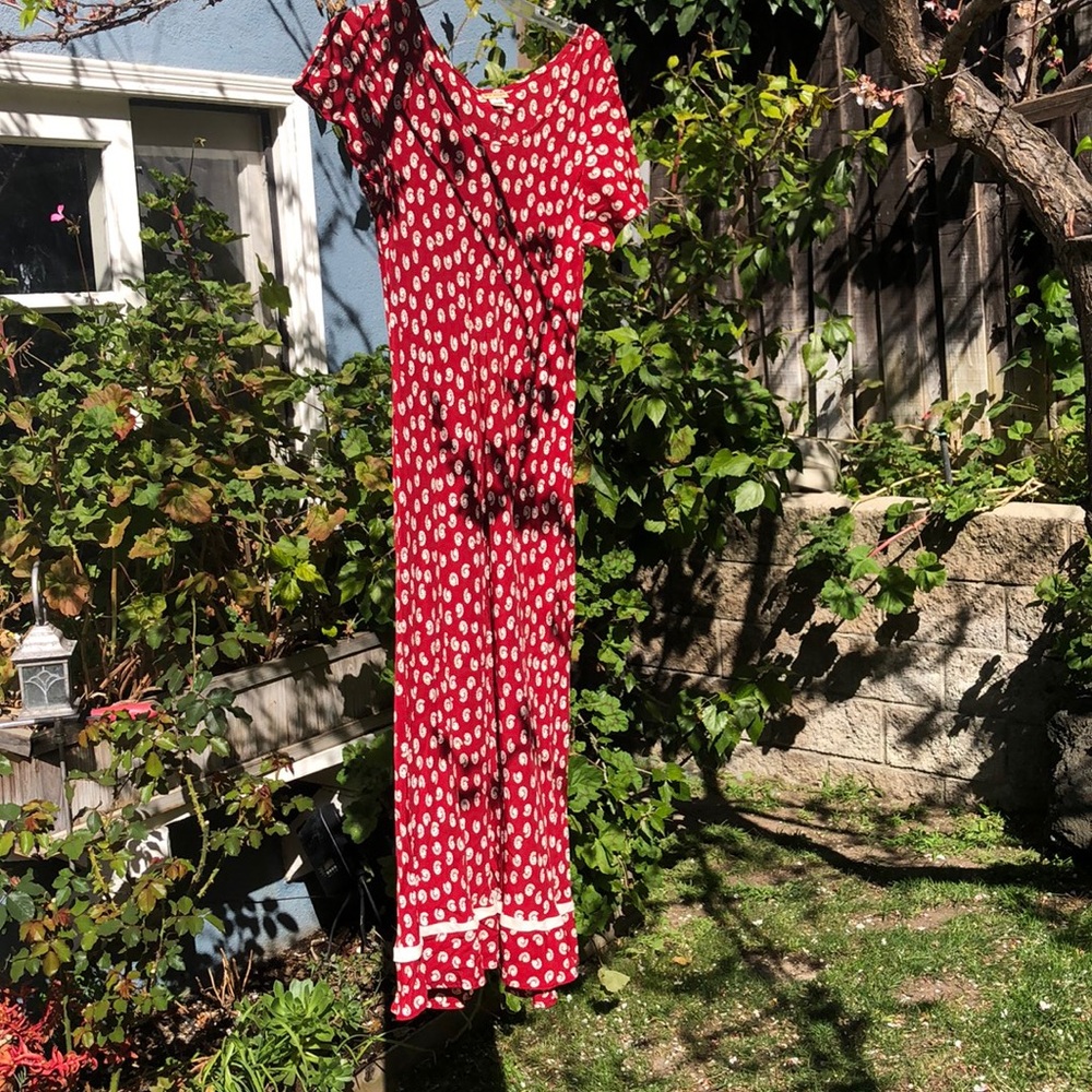 Red white swirls dress. Seaver  size 3 rayon